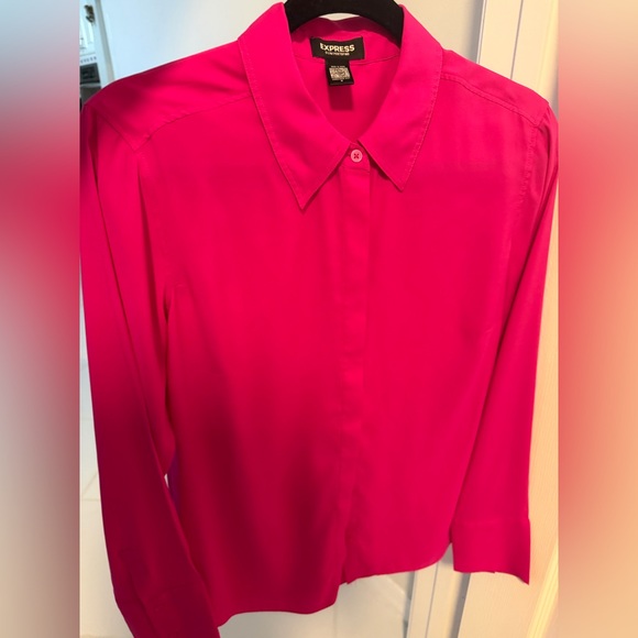 Exprés Slim Portofino Fuchsia Classic Button-Front Blouse in size medium - Picture 5 of 10